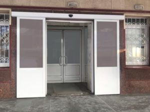 Автоматическая противопожарная дверь / серия FRM7373 Автоматическая противопожарная дверь / серия FRM7373